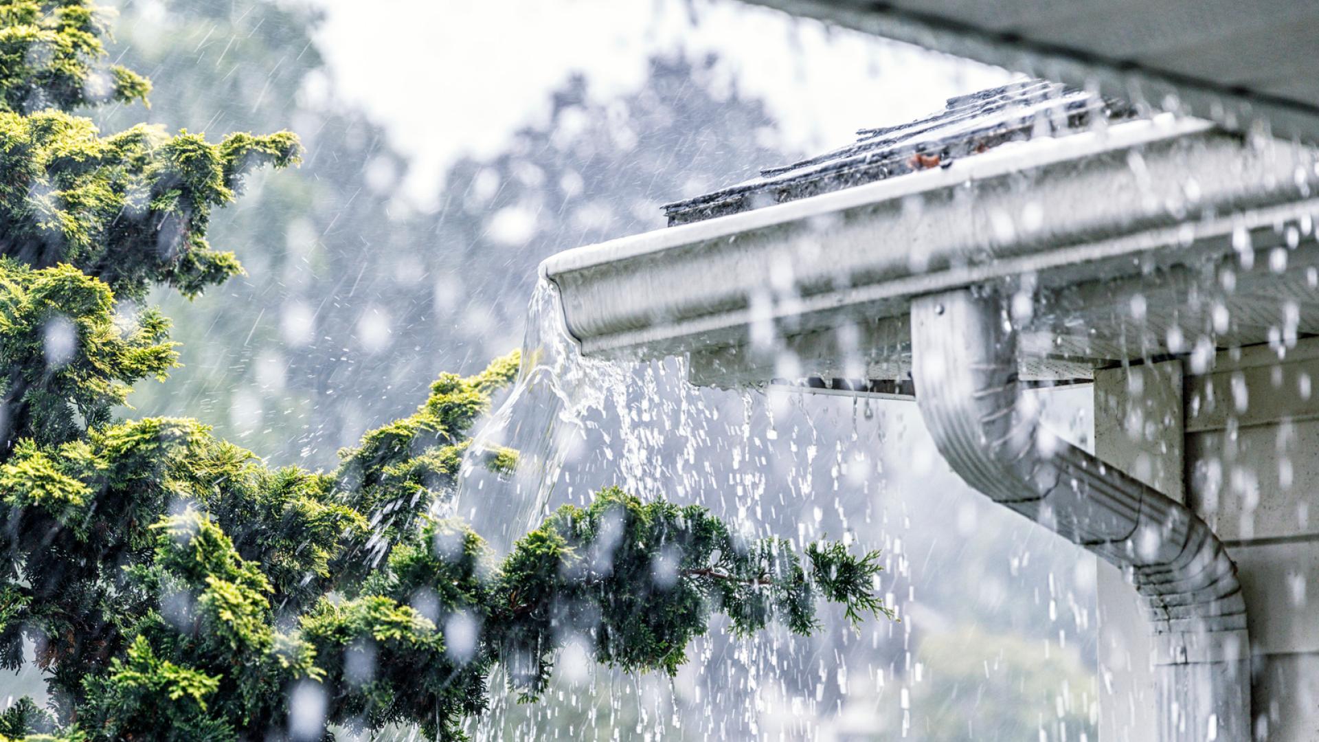 Heavy rainfall on roof